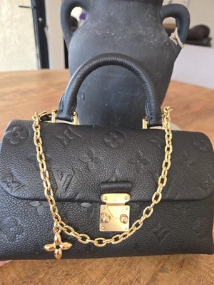 Bandolera #27 Louis Vuitton Monograma Empreinte NANO Madeleine Excelente. Vendedor de Estados Unidos.  Foto 1 de 4