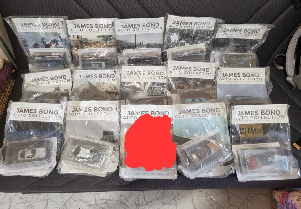 James Bond Auto Collection Lotto 14 Modellini Nuovi Mai Aperti - Immagine 1 di 4