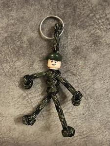 Schlüsselanhänger Schlüsselanhänger Armee handgefertigt Paracord (grüne Barette) - Bild 1 von 6