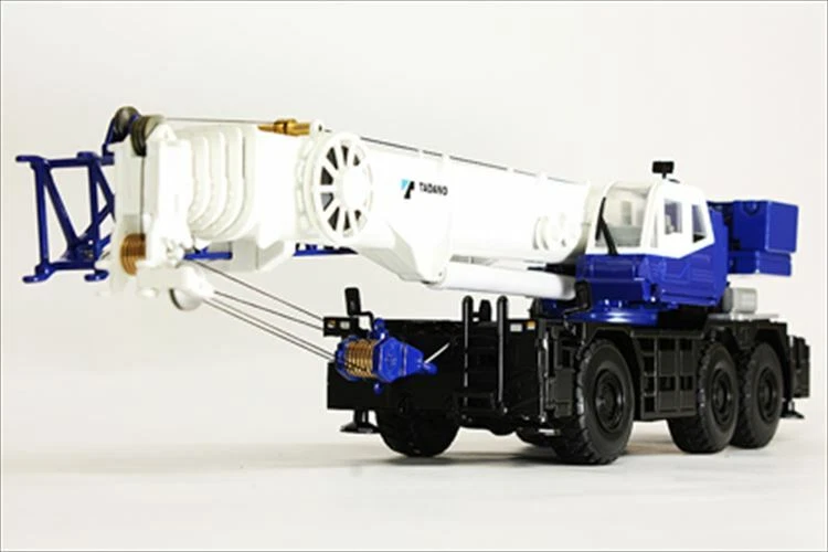 Grúa de terreno áspero 1/50 Tadano GR1600XL/1450EX modelo Diecaast de Japón  Foto 1 de 1