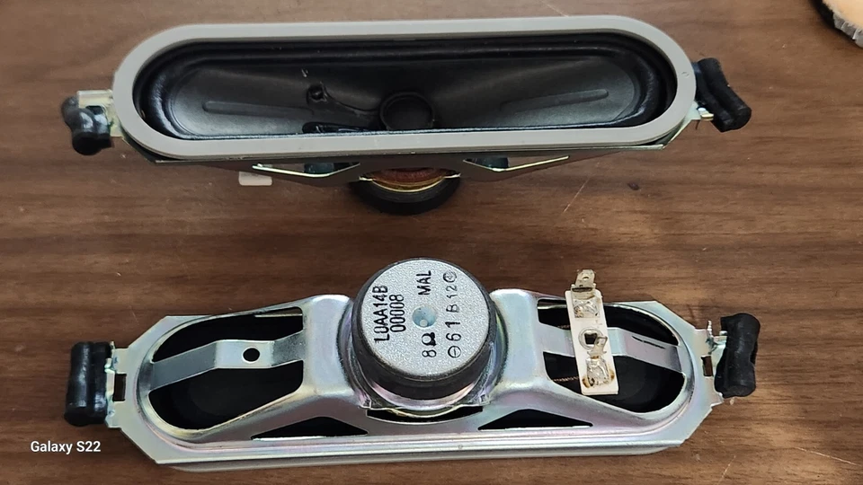 PANASONIC SPEAKER SET L0AA14B00008 8 OHMS USED IN VARIOUS LCD TV MODELS TC-L32C3 - Image 1 of 1