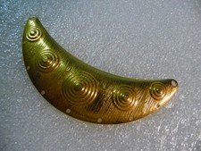 Bastelmaterial 1 Metallapplikation Messing/Sichelform/Collier/Kette 18x6x4mm NEU