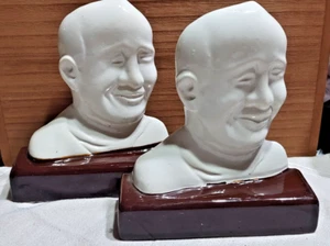 KNUTE ROCKNE CERAMIC POTTERY BOOKENDS NOTRE DAME FOOTBALL RARE - Picture 1 of 9