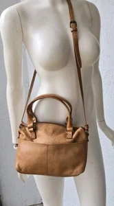 Bandolera American Leather Co. Mini Dome Carrie Tostada - Imagen 1 de 8