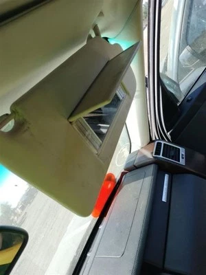 GRY RIGHT SUN VISOR 2010-2012 LAND ROVER RANGE ROV - Image 1 of 4