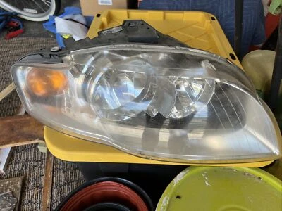 Conjunto de faros TYC 20-6935-00 Foto 1 de 3