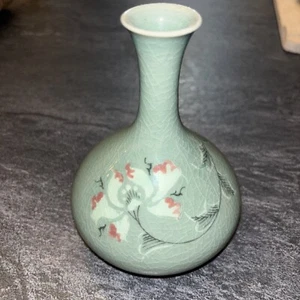 Korean Celadon Vase - green, crackle finish with Flowers 5.75” Nice! #X - Picture 1 of 24