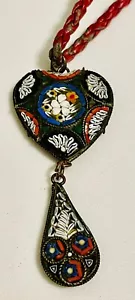 "Colgante de corazón de micro mosaico de colección con gota en un collar de cordón de cuero rojo de 16""" - Imagen 1 de 9
