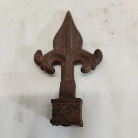 Vintage Cast Iron Finial For Fence/flag Pole. Decorative, Rustic. Unbranded Cover