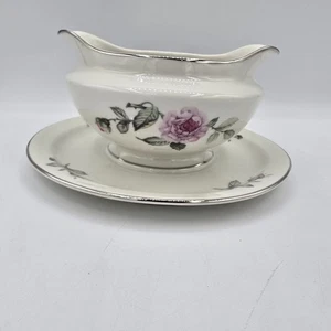 Barco con salsa VENETIAN ROSE con placa base adjunta de Manor House - Imagen 1 de 8