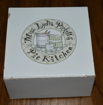 Casa de muñecas miniatura escala 1:48 cuarto Miss Lydia Picketts pastel cocina Betterley - Imagen 1 de 4