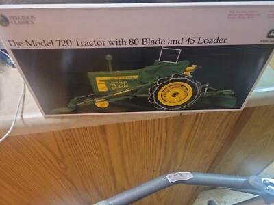 ERTL John Deere 720 with 80 Blade and 45 Loader Precision Classics #18 1/16  - Image 1 of 4