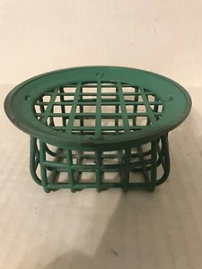 VINTAGE BEAGLE  MFG. CO. IDEAL GREEN METAL FLOWER HOLDER FROG NO. 72-A 4-½" DIA. - Picture 1 of 5