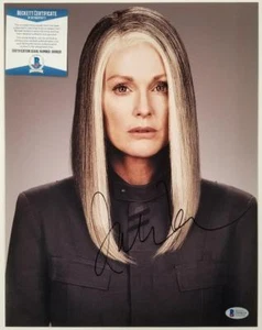 JULIANNE MOORE Signed 11x14 Photo Actress Hunger Games Auto (B)~ Beckett BAS COA - Picture 1 of 1