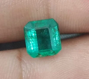 Smeraldo naturale verde medio certificato GSI 2,61 ct. - Foto 1 di 8