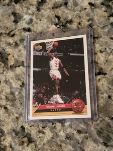 CARTA MICHAEL JORDAN MAZZO SUPERIORE 1993 # P5  - Foto 1 di 2
