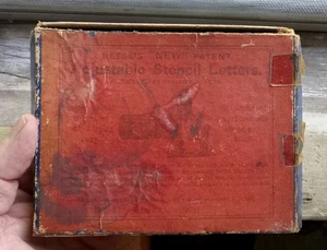 REESE'S 1870 CHAROL LATÓN PLANTILLA LETRAS CON PINCEL EN CAJA ORIGINAL - Imagen 1 de 9