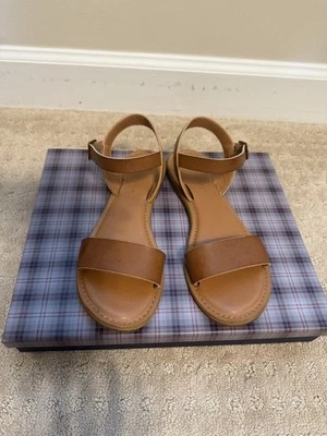 Sandalias planas Rampage de cuero para mujer color tostado 7,5 M Foto 1 de 3