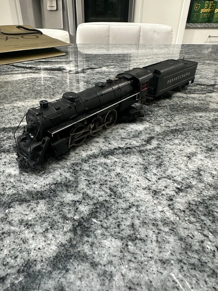 Vintage Mantua HO Pennsylvania 4-6-2 Pacific Steam Locomotive - Image 1 of 4