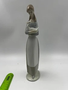 Lladro NAO Girl Holding Duck Ceramic Figurine - 10.75" Tall Great Condition - Bild 1 von 10