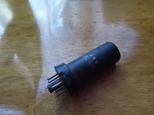 Vintage RCA JAN CRC 6V6 Metal Tube Tests Good Made In USA - Picture 1 of 6