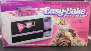 Horno y centro de aperitivos Easy-Bake 1997 vintage caja original + accesorios + manual - Imagen 1 de 11