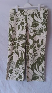 Ladies Green & Cream Floral Stretchy Cropped Trousers. Size 14. Zara. - Picture 1 of 3
