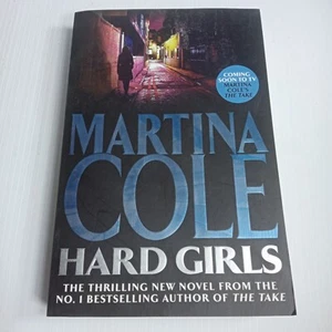 Hard Girls book Martina Cole Crime Thriller Mystery Fiction Large Paperback - Picture 1 of 5