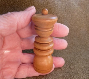 Vintage Chess Piece St. George Pattern White King 75mm Fat Base Wood Spare - Picture 1 of 12