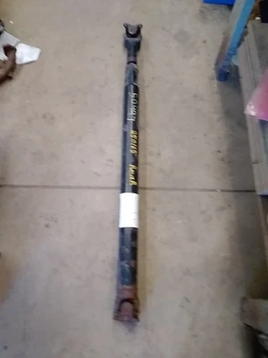 KIA BORREGO 2009 2010 2011 3,8 4x4 eje de transmisión trasero de acero 1 pieza Foto 1 de 4