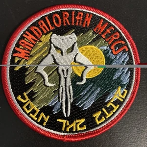 Parche Mandalorian Mercs Únete a la Élite Calavera Amarillo Sol Rojo Frontera Star Wars - Imagen 1 de 7