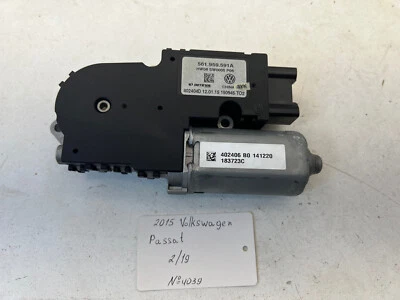 Volkswagen Passat 2012-2018 techo corredizo interruptor motor OEM. Foto 1 de 4