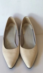 Liz Clairborne Off White Pumps Size 8.5 - Picture 1 of 5