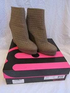 Women's Michael Antonio Charlie Cut Out Wedge High Ankle Boots Taupe Size 8.5 - Picture 1 of 5