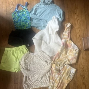 Lot Of Girls Clothes Size XL 14/16 All Seasons Some NWT, Old Navy & More EUC - Picture 1 of 20