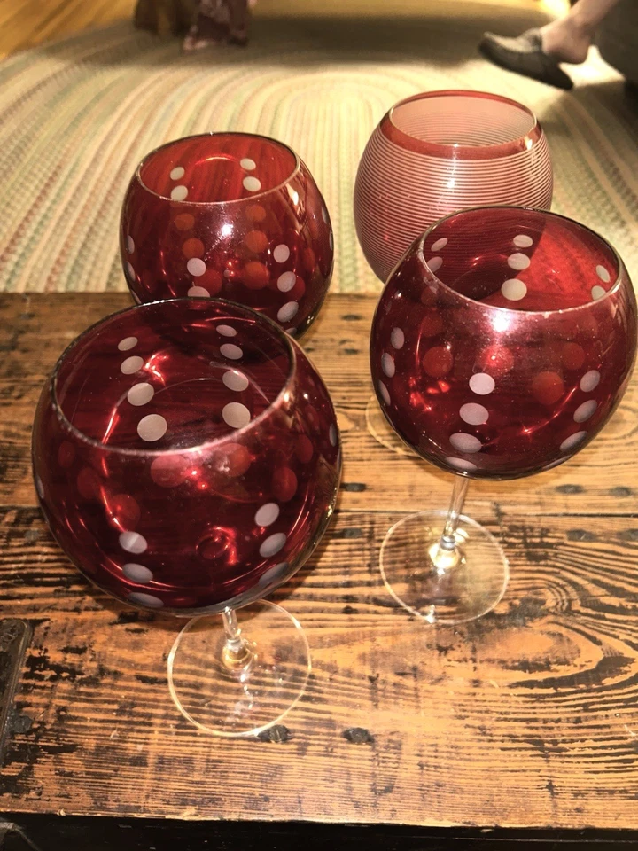 Набор хрустальных винных кубков Mikasa Cheers Balloon SW910400 с гравировкой 24,5 унции - Изображение 1 из 4