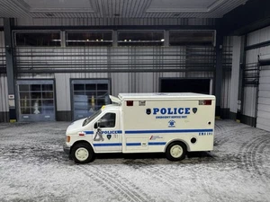 Código 3 1/64 NYPD ESU Ford Ambulancia Personalizada 1 de 1 - Imagen 1 de 4