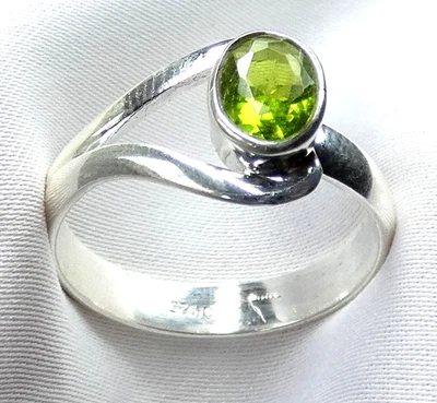 💎Ring 925 Silber offen Gr 17,8 - 18,1 (56- 57) Peridot, Olivin Originalbilder - Bild 1 von 4