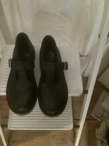 Red or Dead leather Black T/ Bar Sandals - Picture 1 of 4