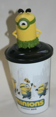 Minions Película Verano 2015 Pequeña Taza de Bebida con Tapa de Personaje Falda de Hierba  Foto 1 de 4
