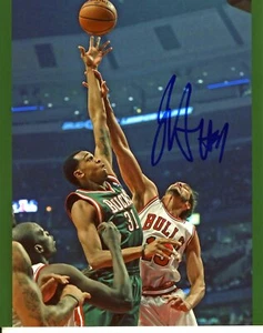 John Henson Autographed 8x10 Milwaukee Bucks Free Shipping #S2598 - Picture 1 of 1