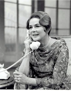 1975 Original Photo by SKIPSEY actress Ingrid Bergman "The Constant Wife" play - Picture 1 of 2