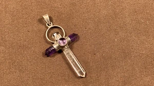 Colgante crucifijo de plata esterlina vintage diseño cristal amatista - Imagen 1 de 11