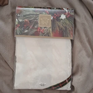 Lenox For The Holidays  Tablecloth Oblong 60x84 - Picture 1 of 6