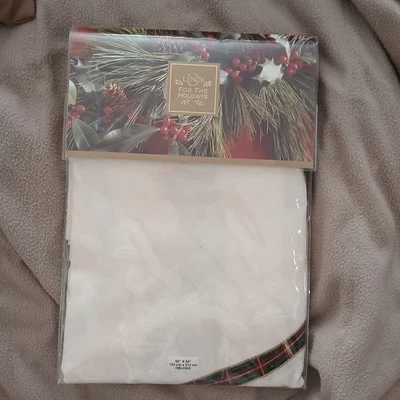 Lenox For The Holidays  Tablecloth Oblong 60x84 - Image 1 of 4