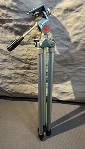 Safe-Lock Flip Lock Model-FL 62” Tripod 3 Footed Blue Aluminum Frame - Vintage! - Picture 1 of 13