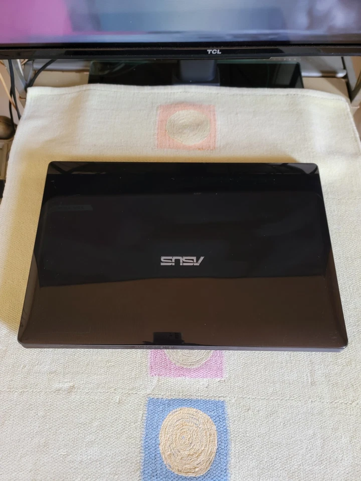 Asus N71V Non Fonctionnelles Intel Core Sans M/R ni HDD Azerty Ecran 17,3 P/P - Photo 1/4