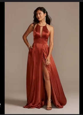 Vestido de Dama de honor Galina Signature satinado largo cuello alto canela, talla 14 Foto 1 de 4