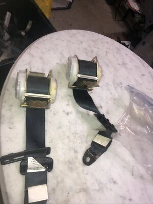 Cinturón de seguridad trasero negro Mitsubishi Eclipse 2000-2005 solo par LH RH X2 Foto 1 de 4