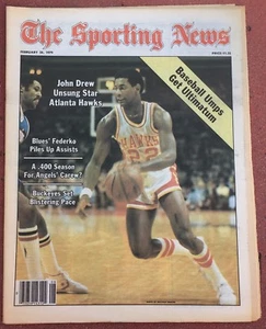 2-24-79 Sporting News Atlanta Hawks John Drew en cubierta - Imagen 1 de 1